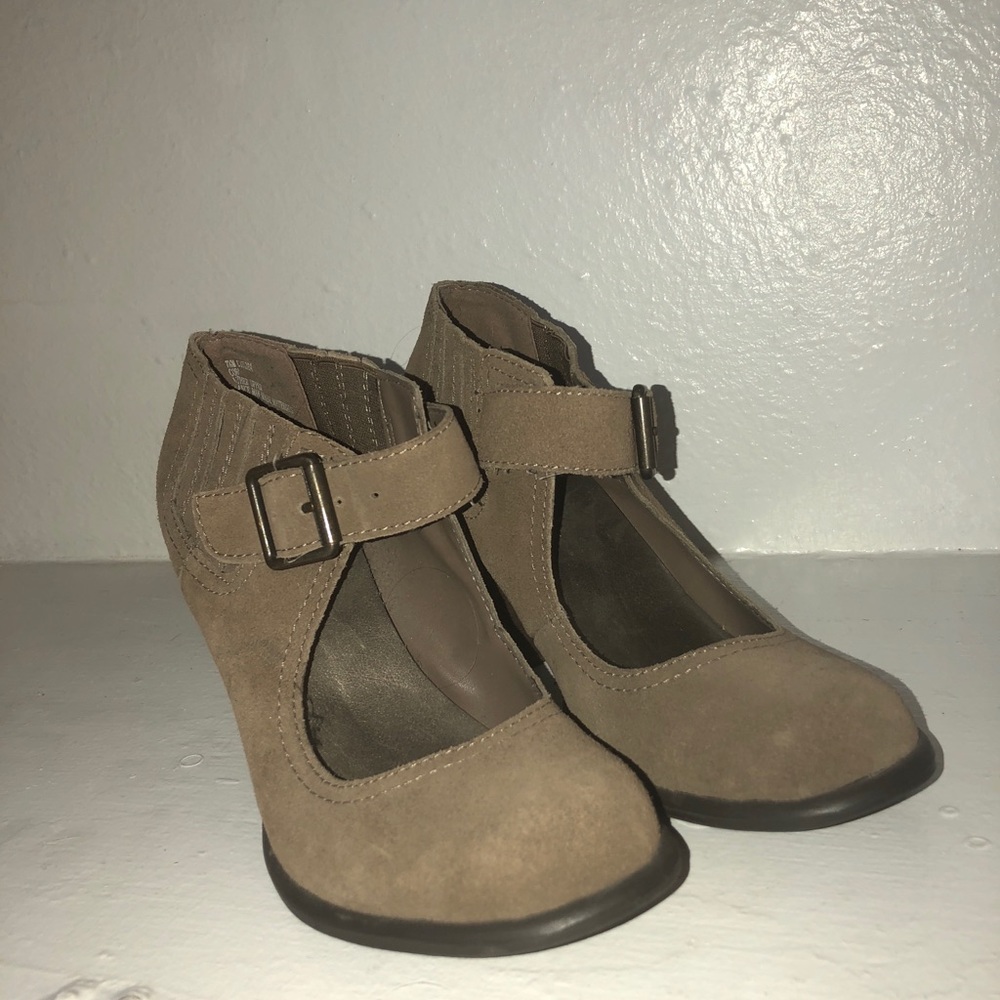MIA Clunky Buckled Heel